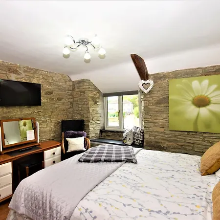 2 Bed In Looe 04708