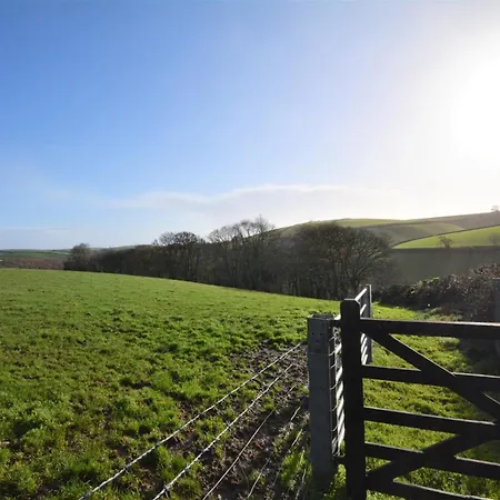 2 Bed In Looe 04708 Holiday home Menheniot
